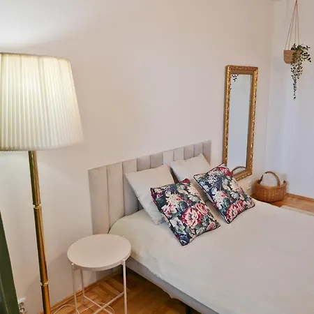 Retro Apartment